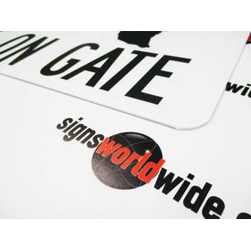 Please Do Not Push on Gate Sign Image 2